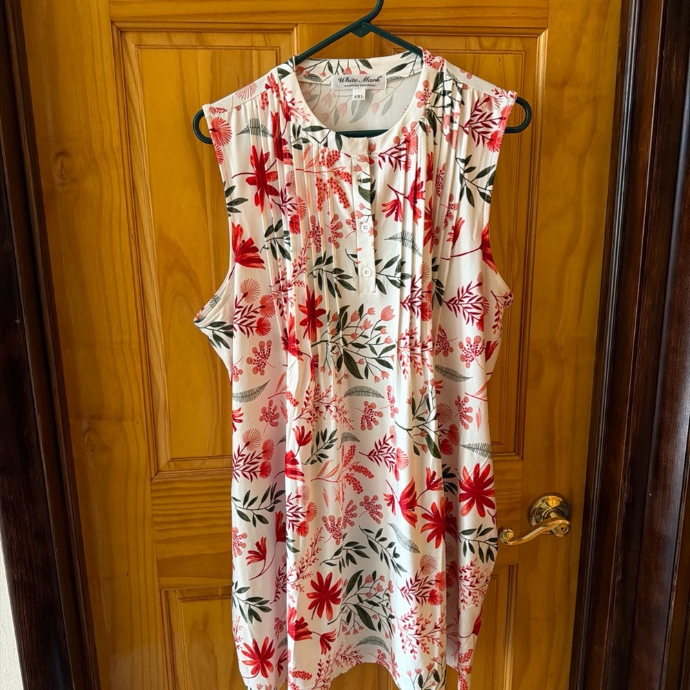 White Mark Sleeveless Floral Top in White, Red & Green